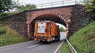 Die Beschilderung an der Br&uuml;cke bei Arnshausen sorgt f&uuml;r Irritationen und soll erneuert werden.