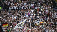 Fast 30.000 Zuschauer im Stadion, fast 11 Millionen an den TV-Ger&auml;ten. Doch zu sehen war bei Deutschland gegen Griechenland nicht alles.