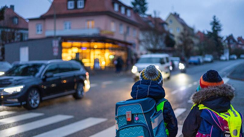 Zu verkehrsintensiven Situationen wie hier k&ouml;nnte es f&uuml;r Grundsch&uuml;ler in H&ouml;chstadt bald h&auml;ufiger kommen.