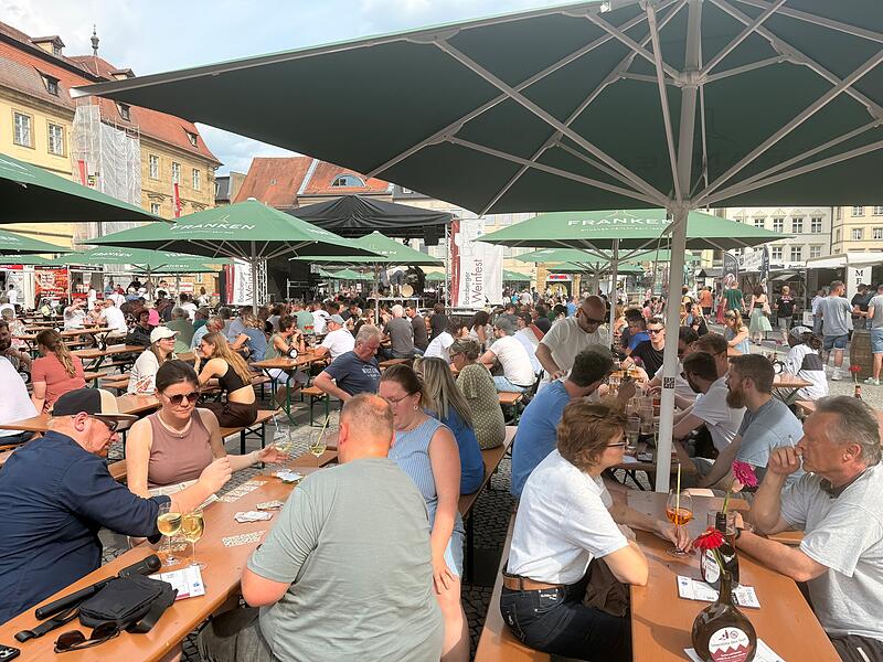 Weinfest Das 15. Bamberger Weinfest in der Innenstadt kam gut an.