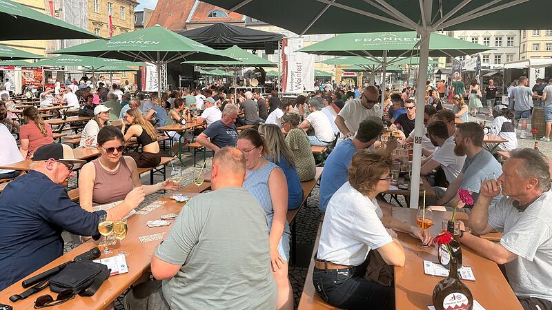 Weinfest Das 15. Bamberger Weinfest in der Innenstadt kam gut an.