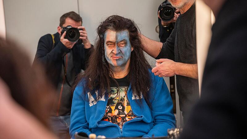 Ministerpr&auml;sident Markus S&ouml;der verkleidet sich f&uuml;r Fastnacht