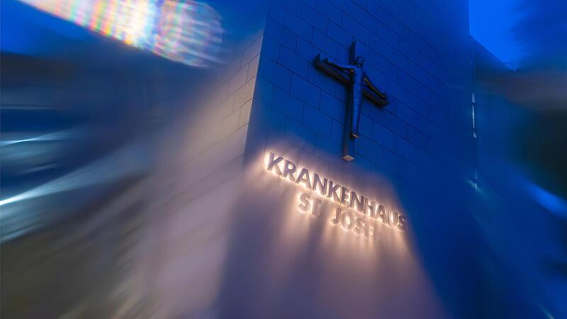 Das Krankenhaus St. Josef in Schweinfurt. Bei einer Mitarbeiterversammlung wurde jetzt verkündet, wie es weitergeht.