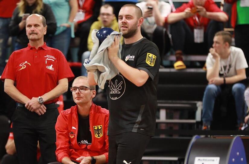 Starke Nerven bei seiner Premiere für Deutschland: Florian Fritzmann vom TSV Breitengüßbach gewann Silber mit den deutschen Herren bei der Team-WM.