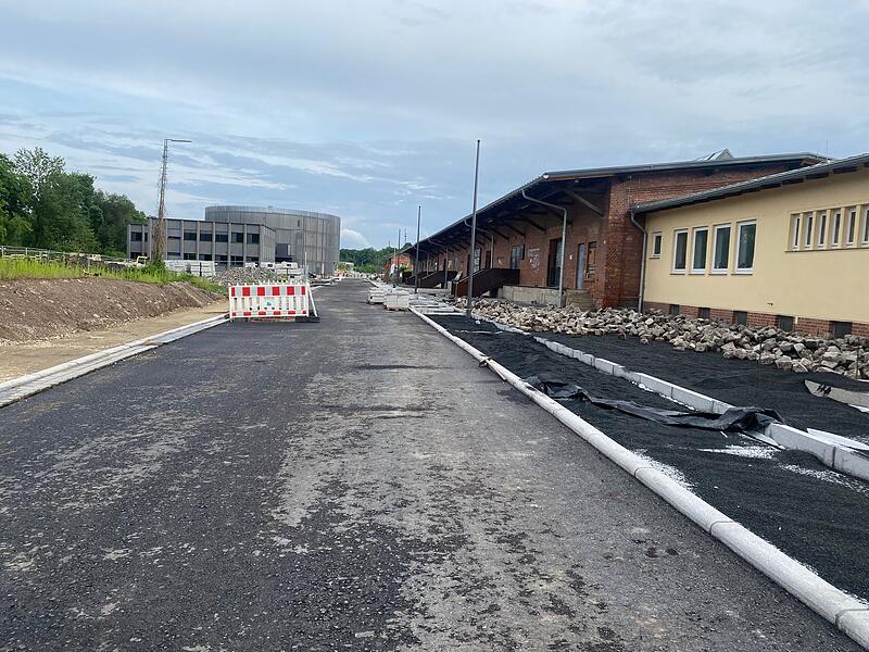 Neue Straße zum Globe CoburgNeue Straße am ehemaligen Güterbahnhof in Coburg Die neue Straße am ehemaligen Güterbahnhof in Coburg ist fast fertig