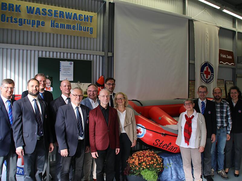 Bei der Einweihung des Raft-Wildwasserbootes der Wasserwacht, Ortsgruppe Hammelburg