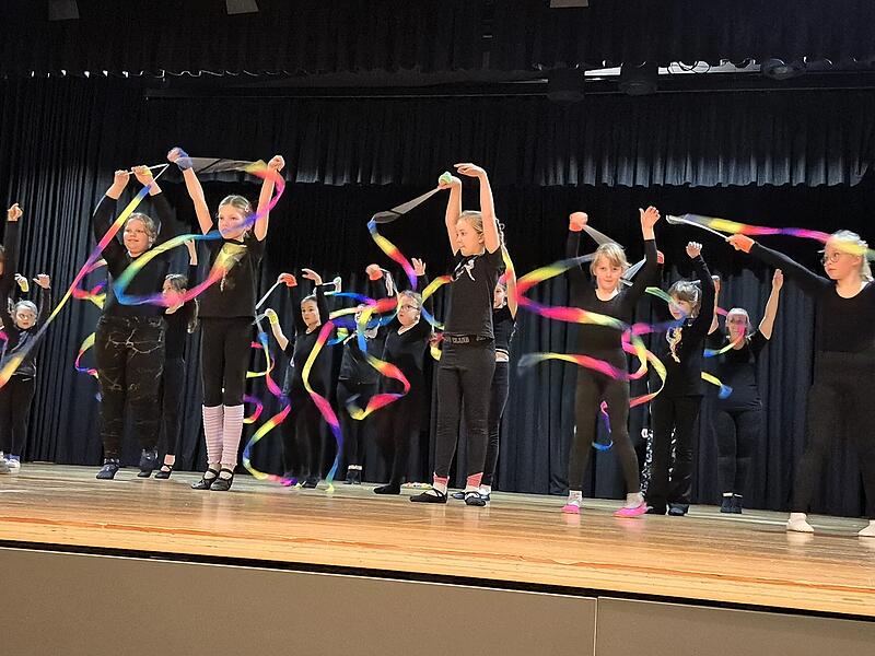 Die Proben für das neue Ballettmusical sind in vollem Gange.