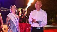 Vanessa I. bei ihrer Inthronisierung im September zusammen mit Landrat Christian Meißner, der sie krönte.