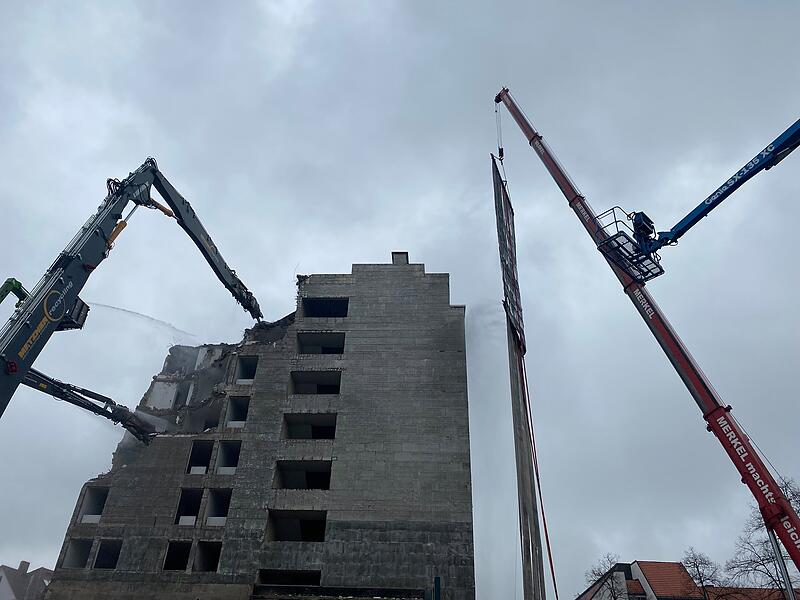 Die Bilder vom Abriss des Alfons-Goppel-Hauses Die Bilder vom Abriss des Alfons-Goppel-Hauses