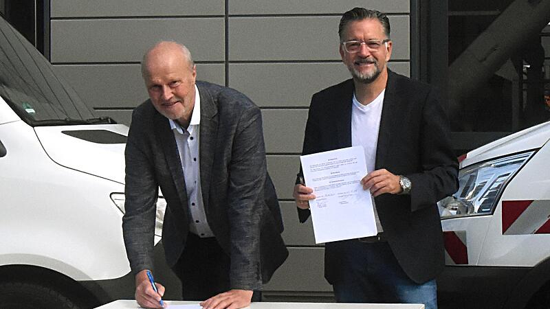 Die ehemaligen B&uuml;rgermeister von H&ouml;chstadt und Adelsdorf, Gerald Brehm (l.) und Adelsdorfs B&uuml;rgermeister Karsten Fischkal (FW), sind Dozenten im neuen VHS‑Programm in H&ouml;chstadt.