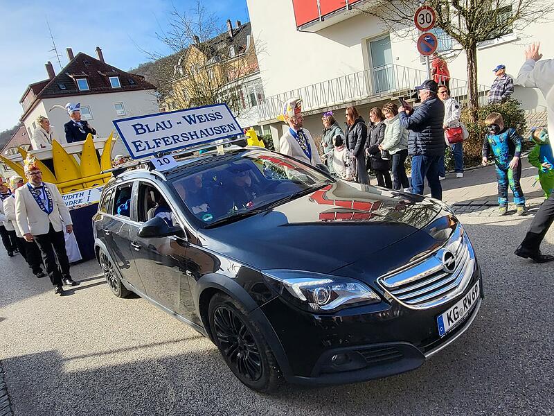 Viel los war am Faschingsdienstag, 4. März 2025, beim Faschingszug in Bad Brückenau.