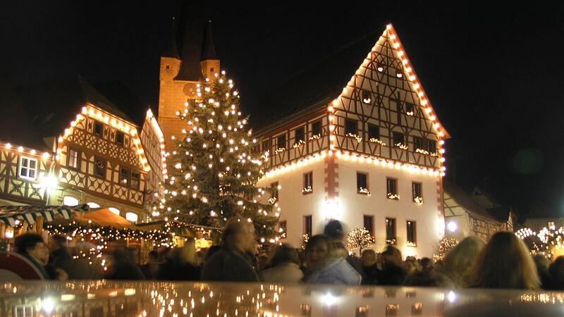 Wird es die traumhafte Lichterkulisse auf dem Zeiler Marktplatz auch in diesem Jahr geben? Wird es die traumhafte Lichterkulisse auf dem Zeiler Marktplatz auch in diesem Jahr geben?