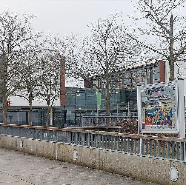 Die Realschule H&ouml;chstadt hat Raummangel und br&auml;uchte den passenden Anbau.