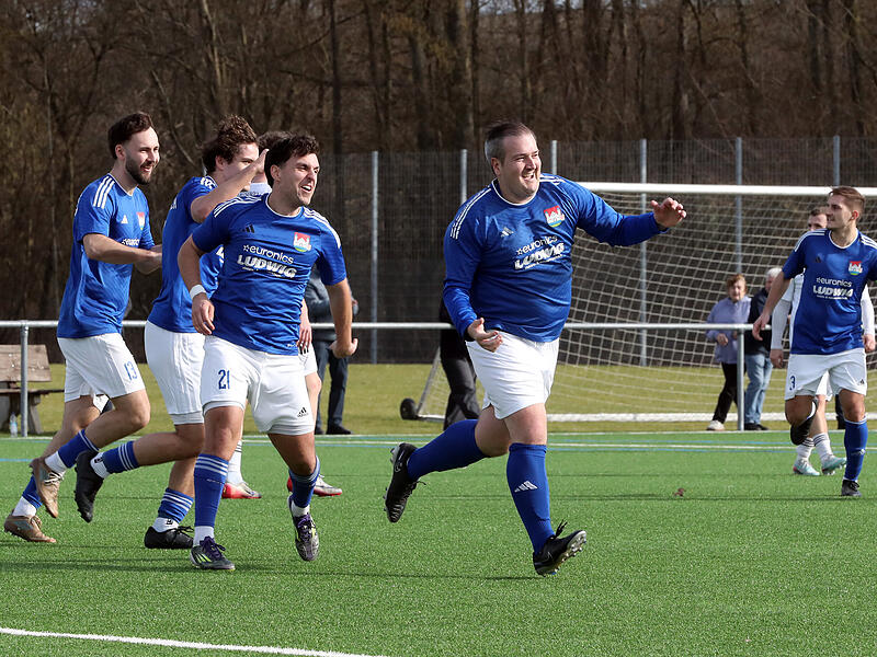 Schwierige Vorbereitung, trotzdem erfolgreich: Marcel Kutzelmanns Burgebracher schlugen Weisendorf klar, fahren nun aber zum Landesligaprimus.