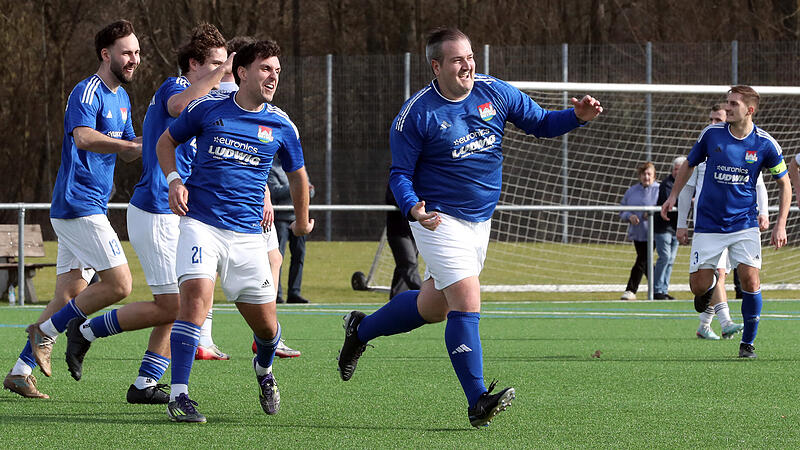 Schwierige Vorbereitung, trotzdem erfolgreich: Marcel Kutzelmanns Burgebracher schlugen Weisendorf klar, fahren nun aber zum Landesligaprimus.