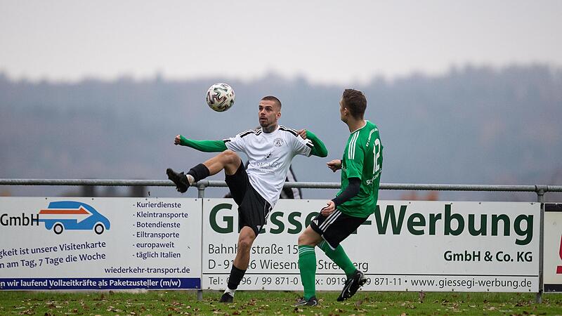 Schlaifhausen (wei&szlig;) steht kurz vor dem Einzug in die Aufstiegsrelegation.Forchheim & Fr&auml;nkische Schweiz