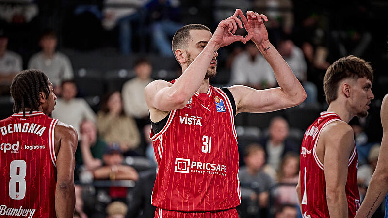 Daniel Keppeler &uuml;berragte beim 94:89-Pokalsieg der Baskets in Hamburg mit 19 Punkten.