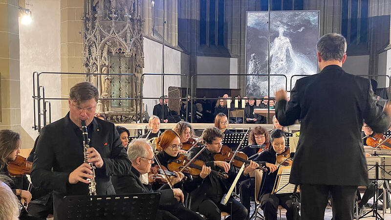 Am Anfang des Kirchenkonzerts in St. Johannes stand das Klarinettenkonzert A-Dur KV 622 mit Robert Drechsler als Solist.