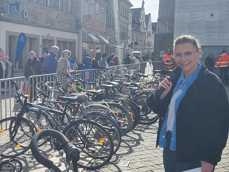 Kuriosit&auml;ten unter dem Hammer: Das war bei der Fundsachenversteigerung in Forchheim geboten