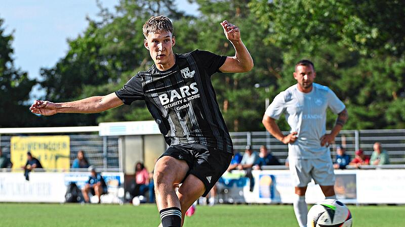 Max Schmitt schoss die Knetzgauer mit seinem Elfmetertor gegen den TSV Gochsheim mit 3:2 in Führung, doch der TSV musste sich zum Saisonstart mit einem 3:3 zufrieden geben.Ryan Evans Max Schmitt schoss die Knetzgauer mit seinem Elfmetertor gegen den TSV Gochsheim mit 3:2 in Führung, doch der TSV musste sich zum Saisonstart mit einem 3:3 zufrieden geben.Ryan Evans