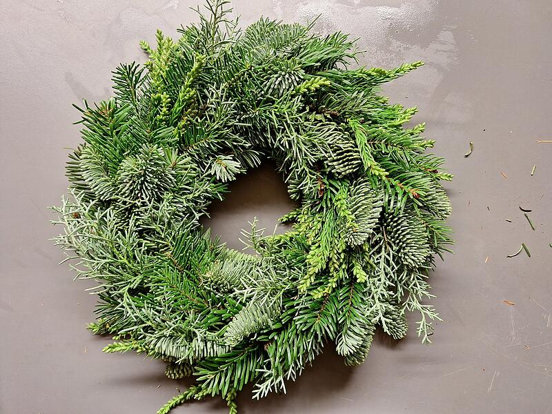 Adventskranz selber machenAnleitung: Adventskranz selber machen Adventskranz selber machenAnleitung: Adventskranz selber machen