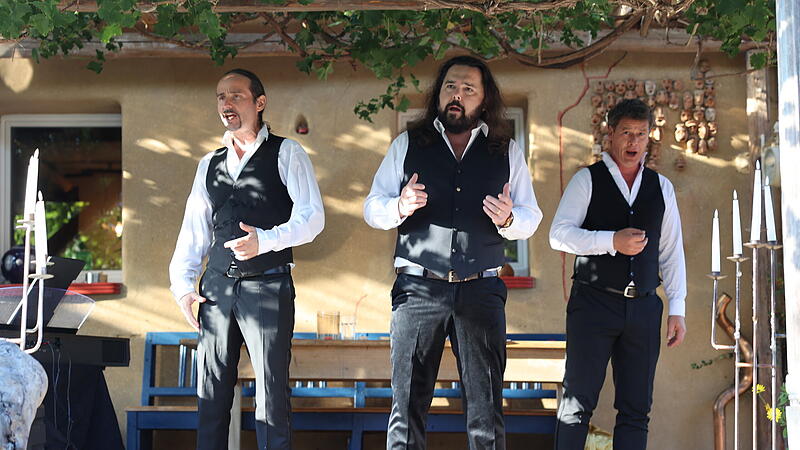 Die drei jungen Tenöre alias Carlos Sanchez, Ilja Martin und Matthias Eger traten – gemeinsam mit Sopranistin Jasmin von Brünken – im Alten Schäferhaus in Wernstein auf.