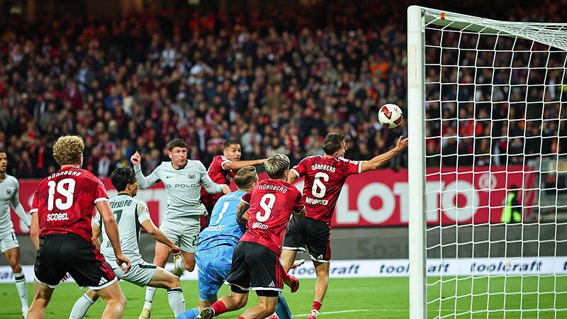1. FC Nürnberg - VfL Wolfsburg 1. FC Nürnberg - VfL Wolfsburg