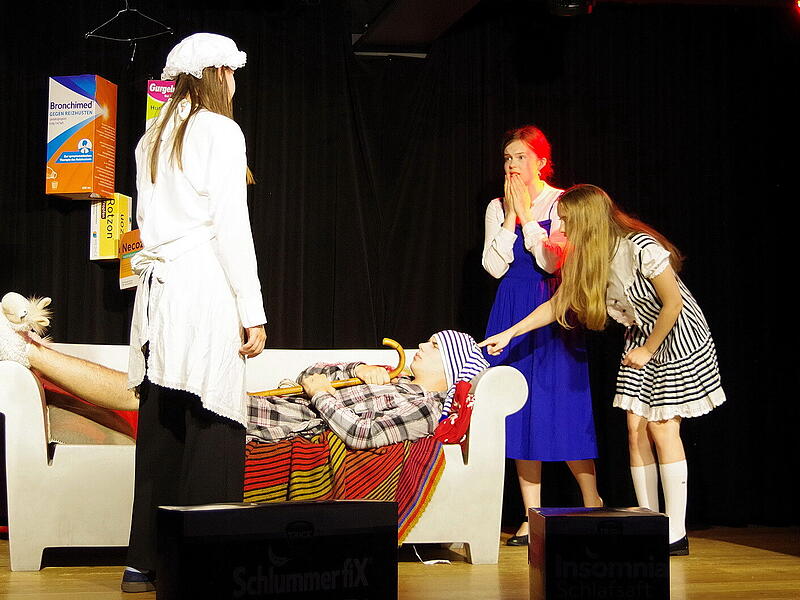 KZG Theater&bdquo;Der eingebildete Kranke&ldquo; : Kaspar-Zeu&szlig;-Gymnasium spielt Theater