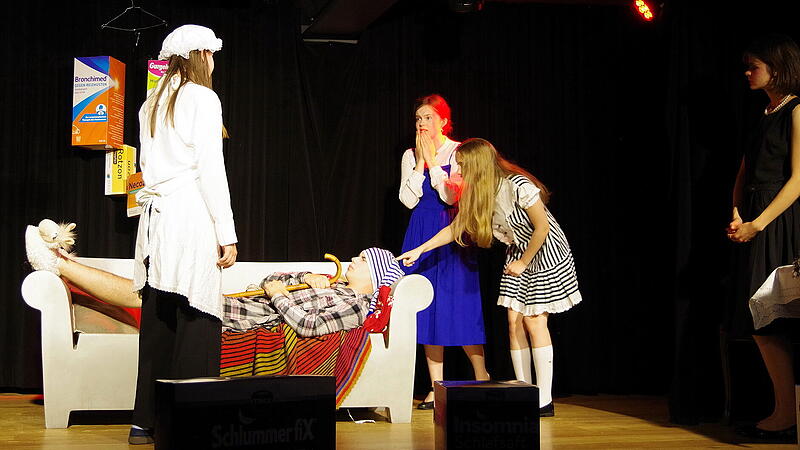 KZG Theater&bdquo;Der eingebildete Kranke&ldquo; : Kaspar-Zeu&szlig;-Gymnasium spielt Theater