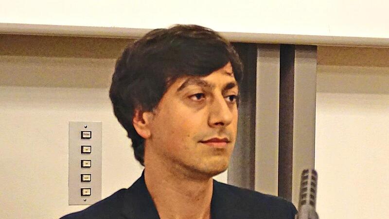 Bijan Moini hielt eine Lesung in Forchheim. Raimund Glenz Bijan Moini hielt eine Lesung in Forchheim. Raimund Glenz