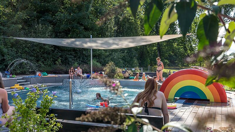 Das Terrassenbad in Markt Einersheim bietet neben einem großen Schwimmbecken auch ein Babybecken mit Sonnenschutz. Das Terrassenbad in Markt Einersheim bietet neben einem großen Schwimmbecken auch ein Babybecken mit Sonnenschutz. 