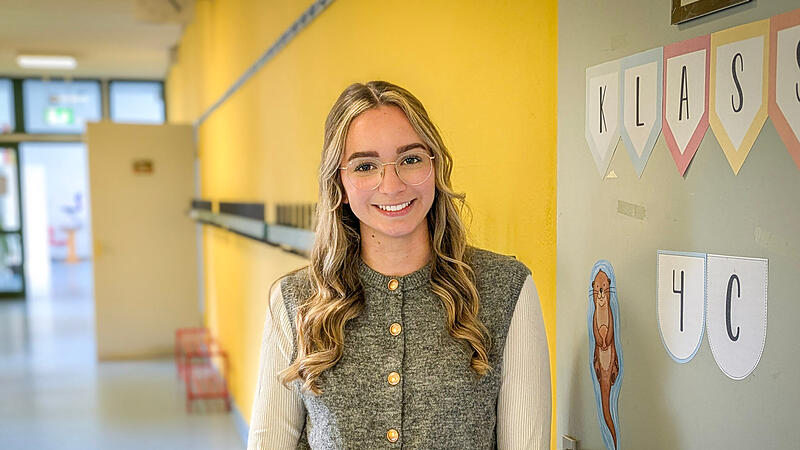 Junge Grundschullehrerin Vanessa Mittel Junge Grundschullehrerin Vanessa Mittel