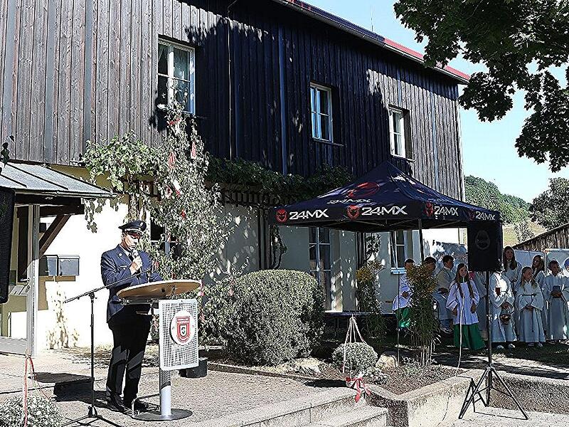 Kommandant Christian Kuhn zeigte sich stolz und zufrieden über die Hilfe beim Umbau des Feuerwehrhauses und der Sanierung der ehemaligen Schule.