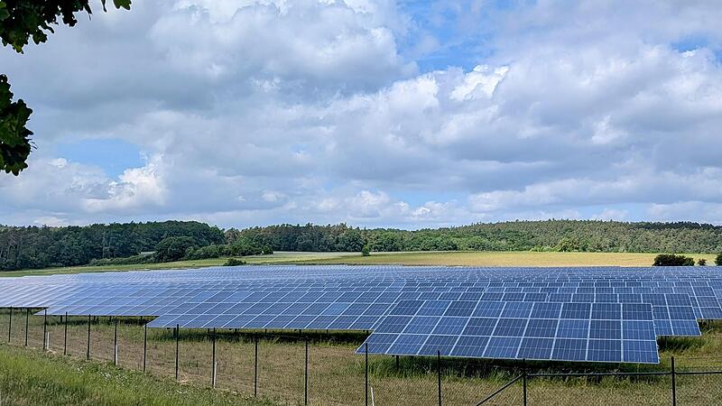 Der Solarpark Schnaid leistet bereits einen Beitrag zur Stromgewinnung aus regenerativen Energien.Forchheim & Fr&auml;nkische Schweiz