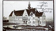 Das Forchheimer Progymnasium war während des Ersten Weltkriegs Militärlazarett und beherbergte im November 1918 auch eine Einheit, die den „Gefreiten Mayer“ zum Vorsitzenden des örtlichen Soldatenrates wählte.Forchheim & Fränkische Schweiz Das Forchheimer Progymnasium war während des Ersten Weltkriegs Militärlazarett und beherbergte im November 1918 auch eine Einheit, die den „Gefreiten Mayer“ zum Vorsitzenden des örtlichen Soldatenrates wählte.Forchheim & Fränkische Schweiz