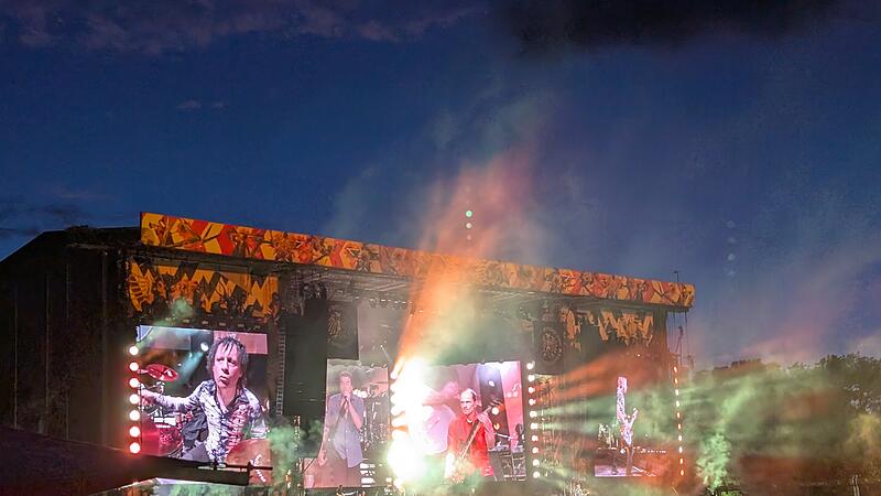 Die Toten Hosen live in Bayreuth 2026Die Toten Hosen live 2026 in Bayreuth auf dem Volksfestplatz
