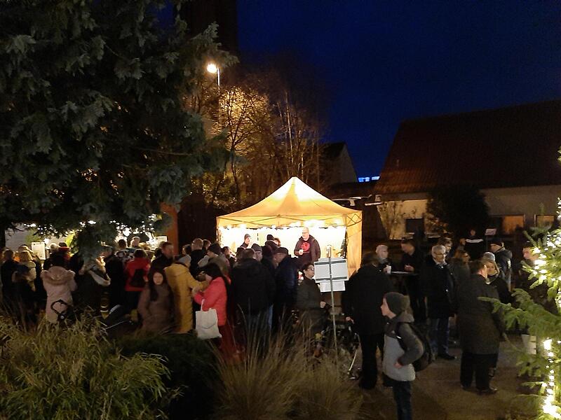 Weihnachtsmarkt im Museumshof in Euerdorf.