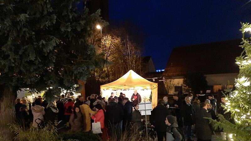 Weihnachtsmarkt im Museumshof in Euerdorf.