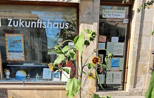 Im Zukunftshaus gibt es einen Flohmarkt auf Spendenbasis sowie ein Reparatur-Café.
