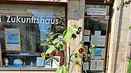 Im Zukunftshaus gibt es einen Flohmarkt auf Spendenbasis sowie ein Reparatur-Café.