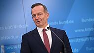 Bundesverkehrsminister Volker Wissing (FDP) musste seinen Abteilungsleiter Klaus Bonhoff wegen des Verdachts der Günstlingswirtschaft bei der Förderung eines Wasserstoffprojekts entlassen.