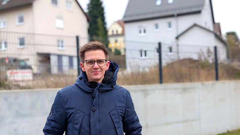 Andreas David ist einer der Anwohner aus dem Hainbrunnenpark in Forchheim, der gegen die geplante Containersiedlung mobil macht: &bdquo;Es geht nicht gegen die m&ouml;glichen Mieter, sondern die Bauweise"