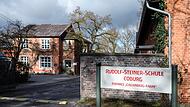 Anfang Februar 2022 löste die Polizei ein illegales Treffen von 55 sogenannten Reichsbürgern in der Rudolf-Steiner-Schule in Coburg auf.