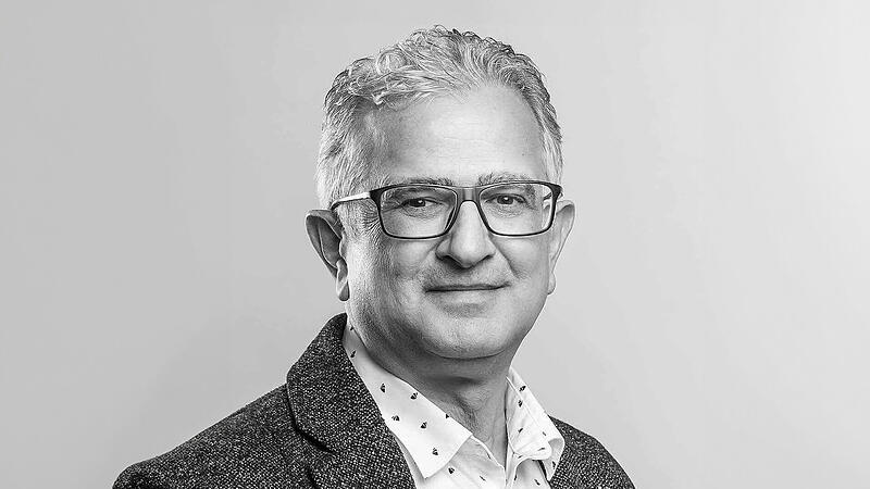 Felix Holland hinterl&auml;sst eine Ehefrau und drei S&ouml;hne.Karolinenstra&szlig;e 22: Die Apothekerin auf dem Scheiterhaufen