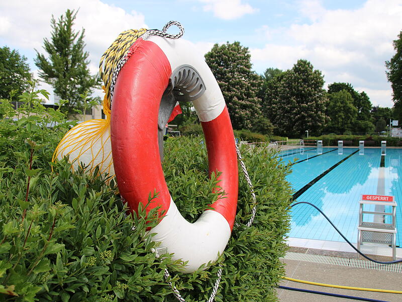 Schwimmbad, Gr&uuml;nfl&auml;che, Freibad
