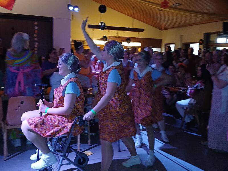 Weiberfasching Aura