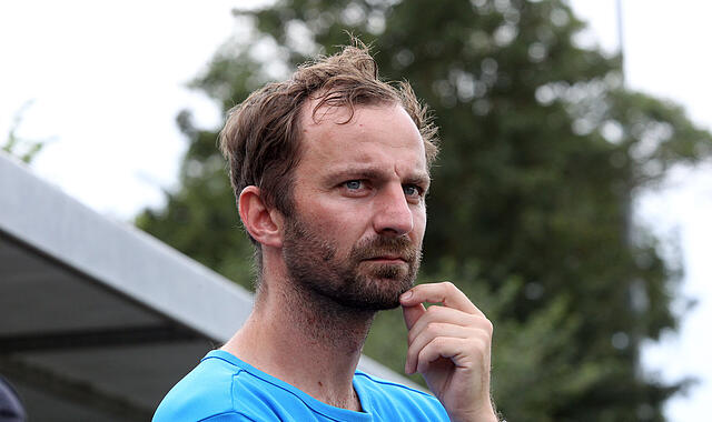 Nachdenklich: Der Rattelsdorfer Trainer Tommy Grünert hatte in der Hinrunde nicht die leichteste Aufgabe. Nachdenklich: Der Rattelsdorfer Trainer Tommy Grünert hatte in der Hinrunde nicht die leichteste Aufgabe.