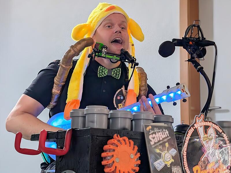 Alleinunterhalter &bdquo;Der Ente&ldquo; machte Stimmung.