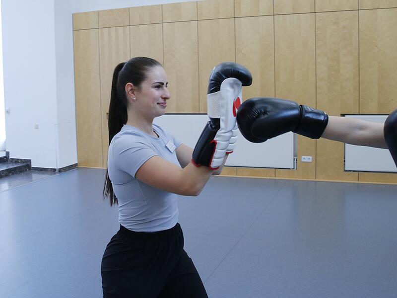 Franziska Retting während der Boxtherapie (nachgestellt) Franziska Retting während der Boxtherapie (nachgestellt)