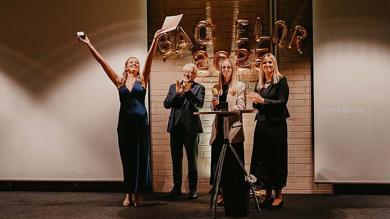 Hebammen-Studium in Coburg: erste Absolventinnen